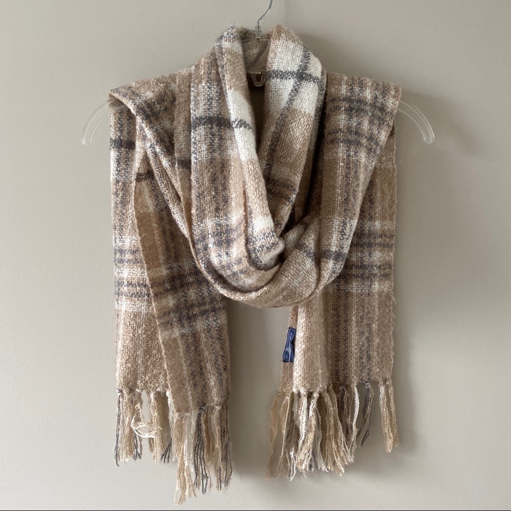 BASS new plaid scarf